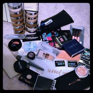 Huge makeup bundle!!!